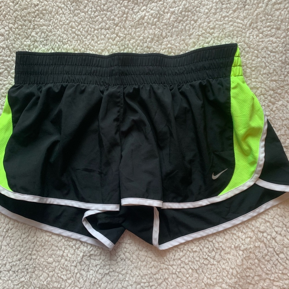 Large Women’s Black Nike shorts
